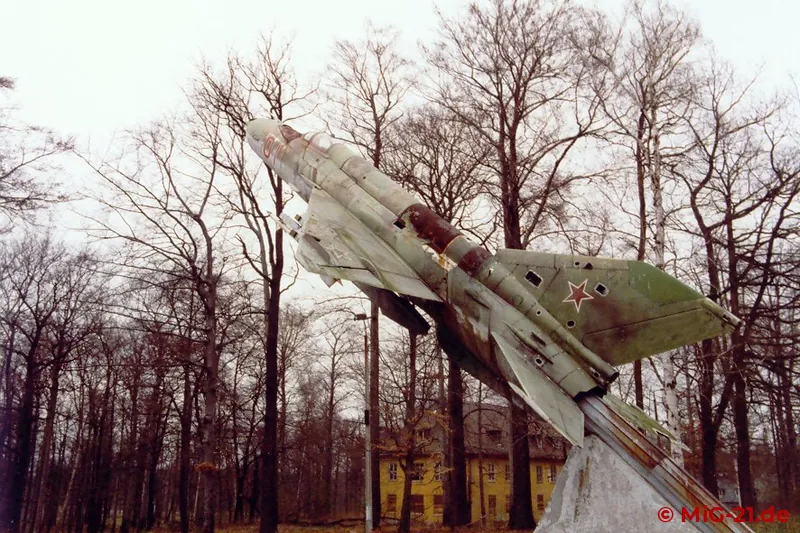 Until 2001 the aircraft was mounted on a pole in the barracks area. Damages caused by improper repairs …