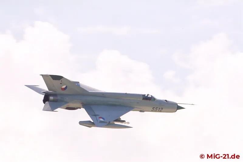 For the first time after a long break a Czech MiG-21 made a (albeit short) solo display.