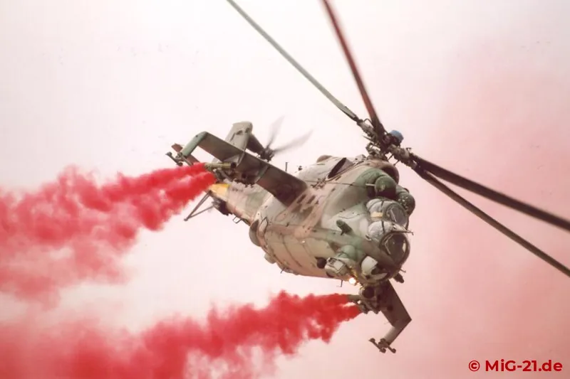 ... Mi-24 bei einer beeindruckenden Vorführung.