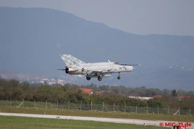 After the second landing, the author sets off home, as he does not want to wait two days in Zagreb for the …