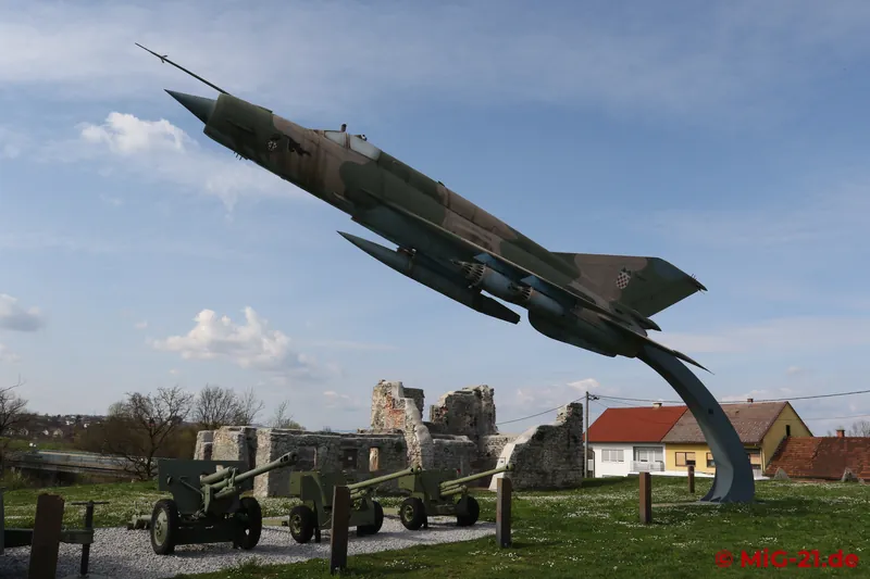 The Croatian MiG-21bis on display carries – as was usual during the war – no serial. According to various …