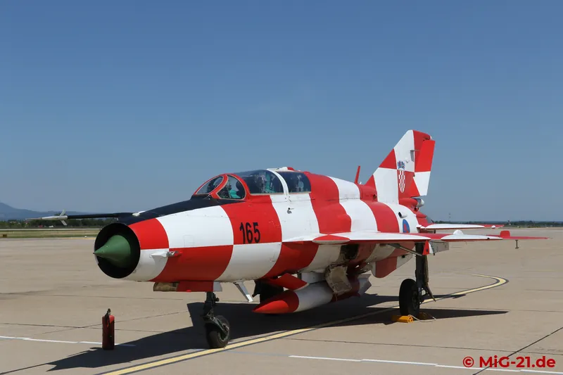 ... consisting of MiG-21UMD "Kockica", ...
