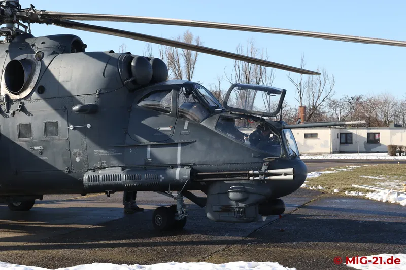 The aircraft with the impressive twin-barrel 30 mm cannon all come from NVA stocks. 332 is the former 316, ...