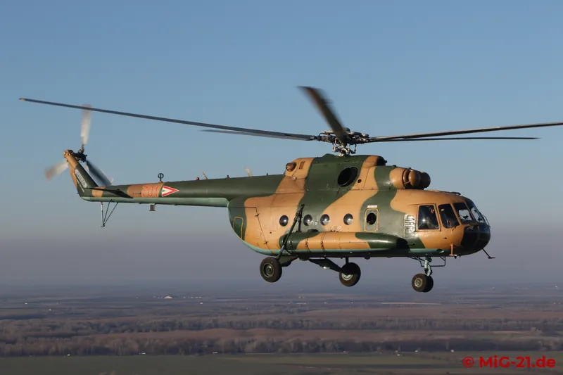 The sun is already quite low in the sky when we take off for the second round with the Mi-17.