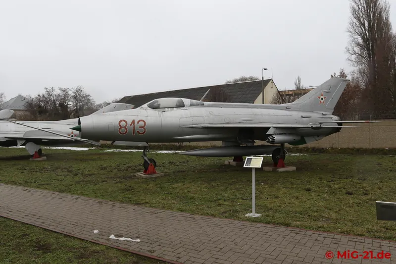 ... MiG-21F-13.