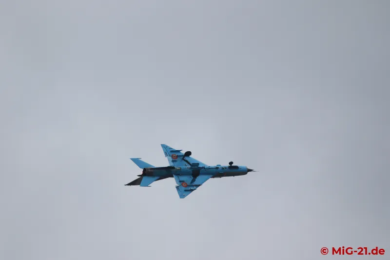 The author almost missed the MiG-21 display on Saturday. Because of the crowds of visitors and the – compared …