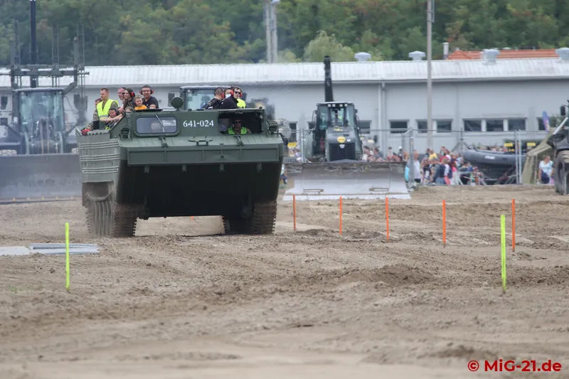 As the event was not only an airshow but also a show of the land forces' capabilities, there were not only …