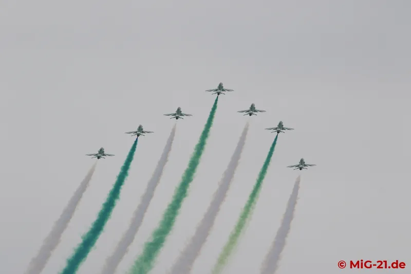 The Saudi Hawks pleased with changing smoke colours but did not really stand out against the grey sky.