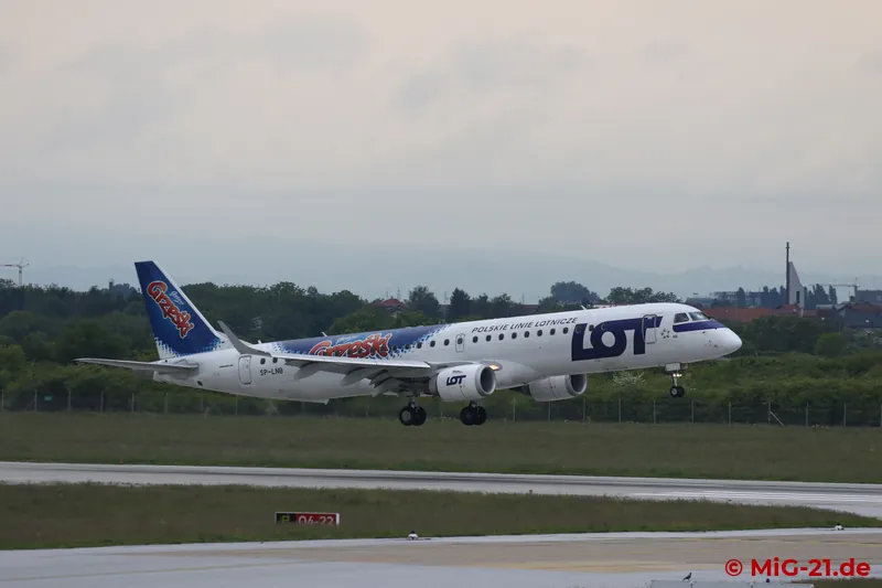 ... of the regular arriving airliners.
