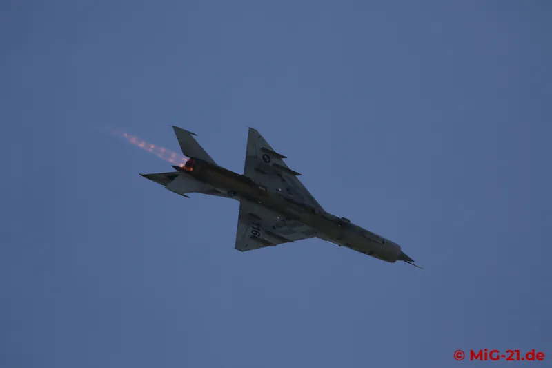 We had actually expected both aircraft to form up as on the day before and fly over the airfield together. …