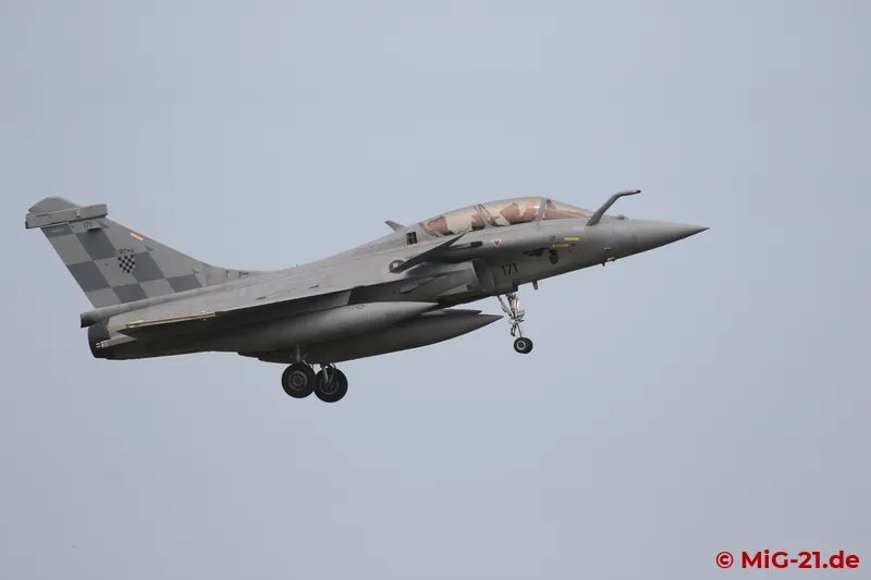 The Rafale two-seater lands with the MiG-21, and another hour passes ...