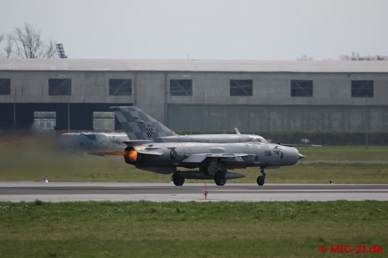 Unlike on earlier occasions, there is no pair take-off; 116 takes off alone.