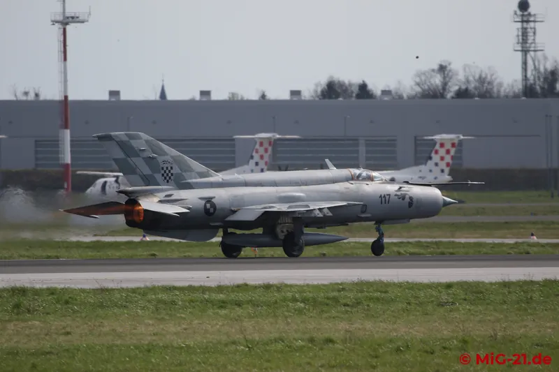 ... before following its sister aircraft.