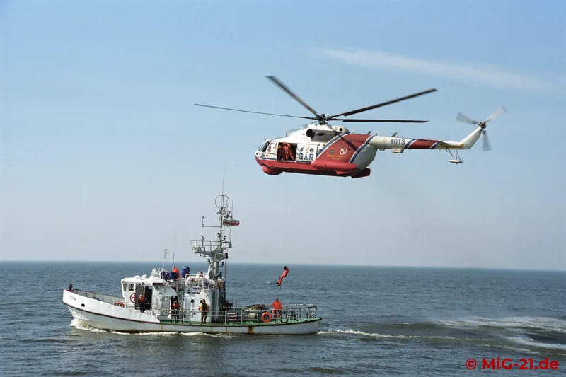 ... onto a rescue cruiser, practised again and again at the Darłowo pier, providing beautiful motifs.