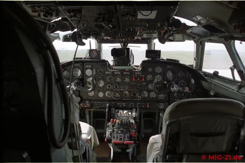 ... which offered the opportunity to visit the cockpit.