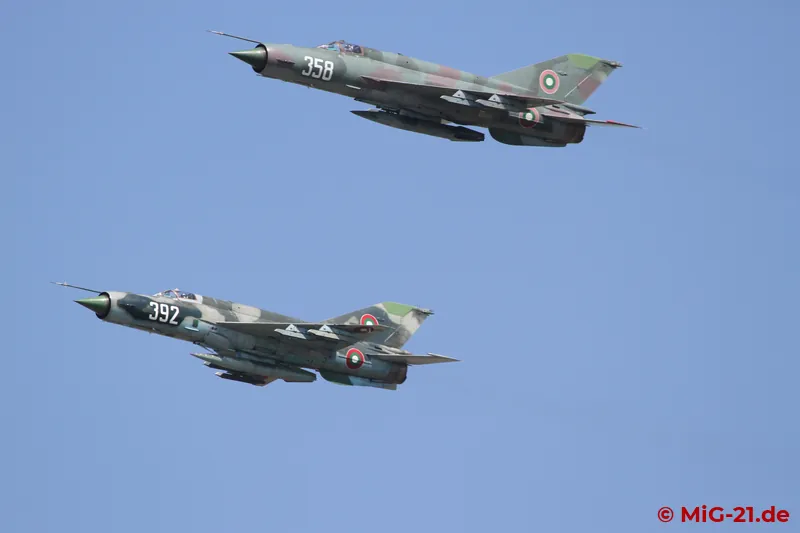 ... where the MiG-21s made two flypasts as a pair ...