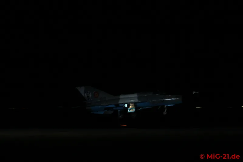 The last take-offs and landings then took place without any daylight, only under floodlights.