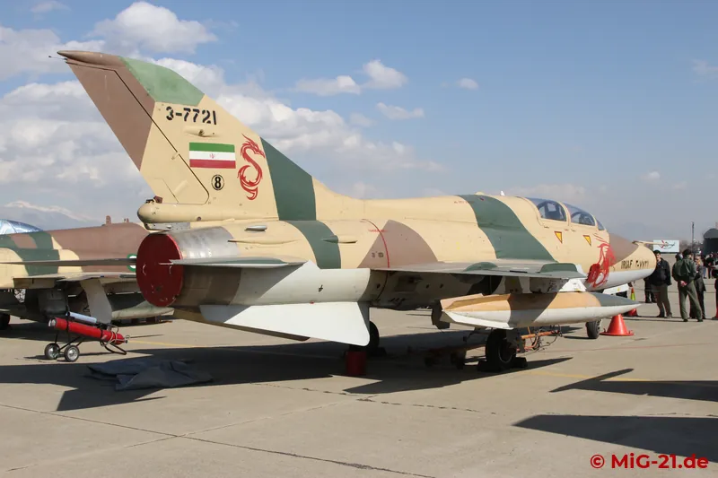 ... and dozens of photos from all possible angles were taken of the highlight of the event, the FT-7.