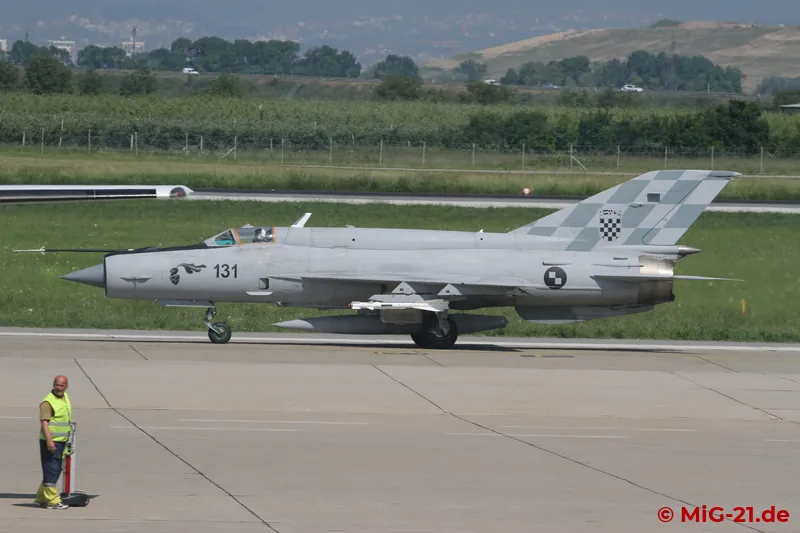 To the author 's great delight, the aircraft were armed with two R-60 missiles ...