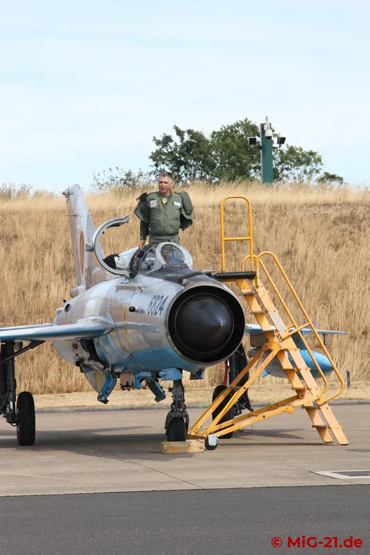 ... Gheorghe GICA Stancu could leave their aircraft.