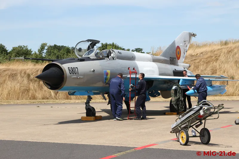... the usual ground equipment was swapped in ...