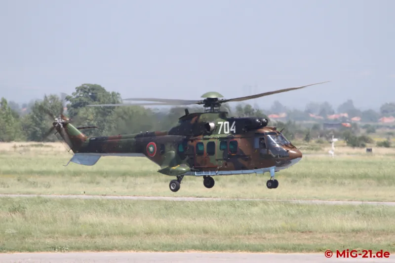 A Cougar from Krumovo hovered for a long time at various points of the airfield – obviously for filming.