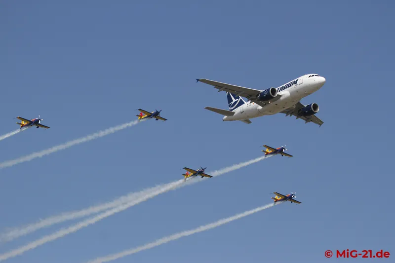 The civil participants' displays also included some highlights that can hardly be seen elsewhere, such as the …