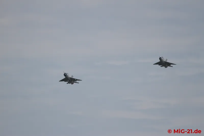 The next take-off was already 40 minutes behind the original schedule, but at least the weather improved.