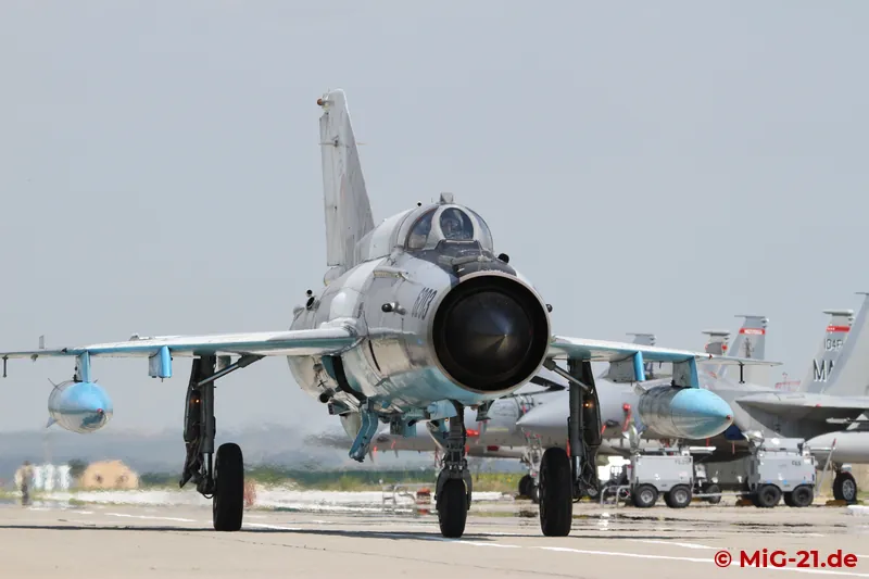 ... the LanceR taxied ...