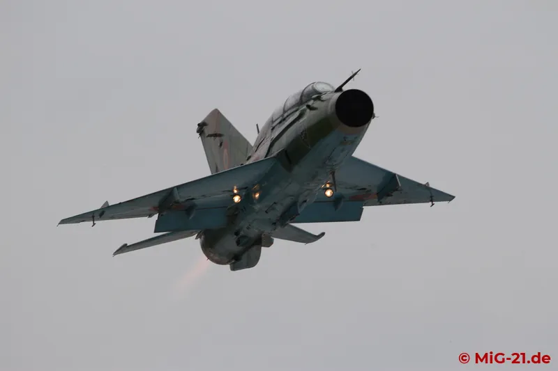 ... was clearly won by the MiG-21 after a "sleepy" start ...