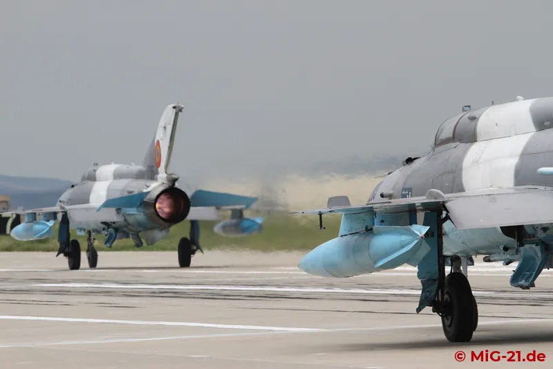 Even before the official start of the event, LanceR C took off in pairs ...