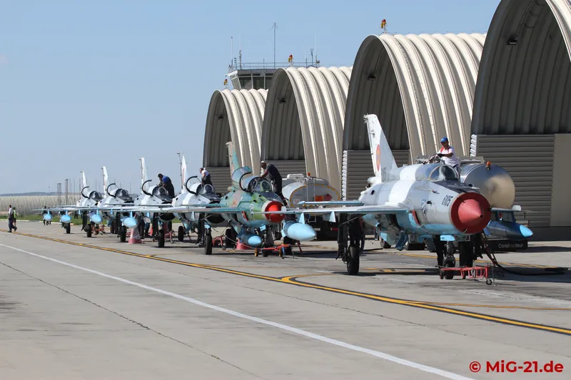 ... and during refuelling. The weather shelters are new.