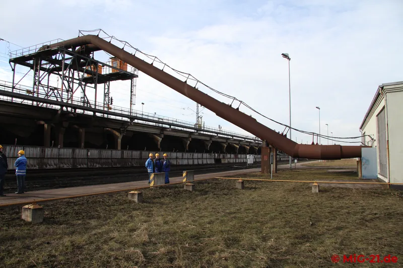 ... the metre-thick hot gas pipes run ...