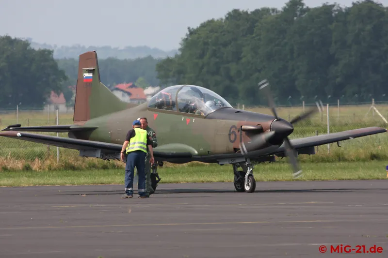 Rehearsal on the day before: the Slovenian Air Force was represented by its only "combat aircraft", the PC-9M.