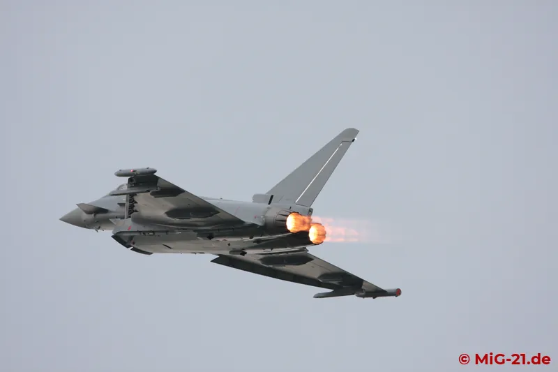 Less spectacular was the display of the Austrian Eurofighter, which flew in from Zeltweg.