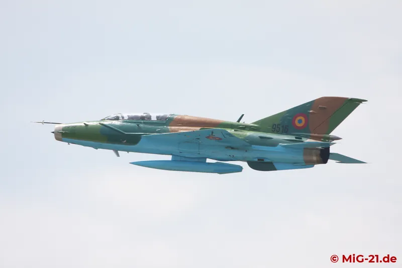 The flying programme was concluded by two LanceR B two-seaters.