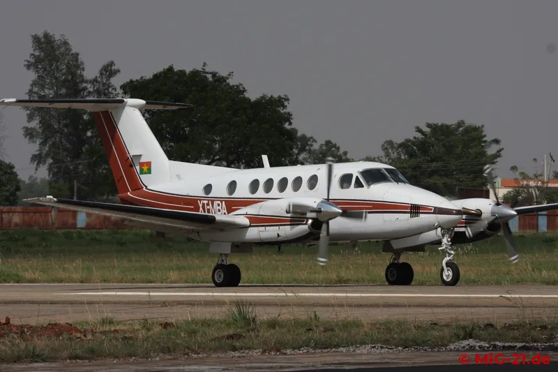 A Beechcraft 200 Super King Air of the Burkina Faso Air Force brought foreign visitors to the event. …