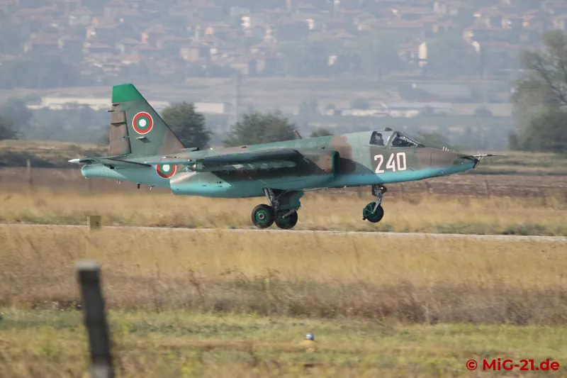 Arrival of the participants: on the morning of the day before, everyone flew in: Su-25s from Bezmer, ...
