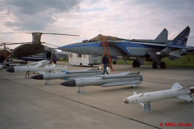 Aircraft with export or upgrade potential were shown with their complete weapons range, including the MiG-31, …
