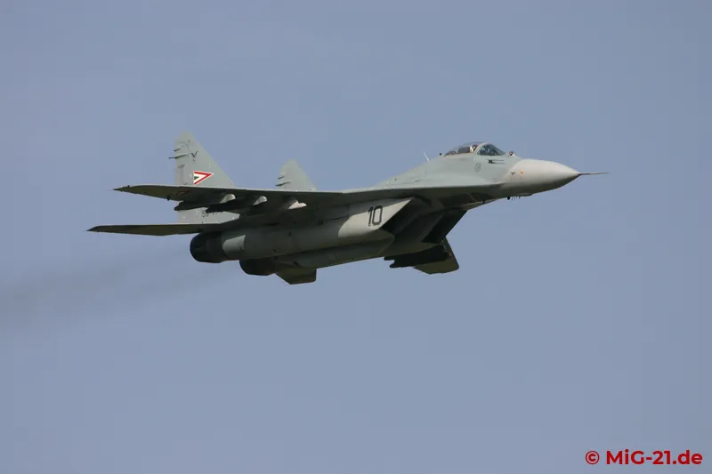 Though not very exciting, the display of the Hungarian MiG-29 was the highlight of the show.