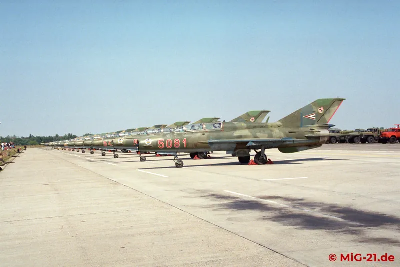 ... MiG-21UM, ...