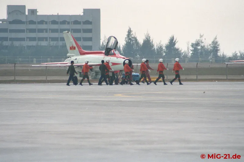 The end of the display, too, was carried out in precise lockstep.