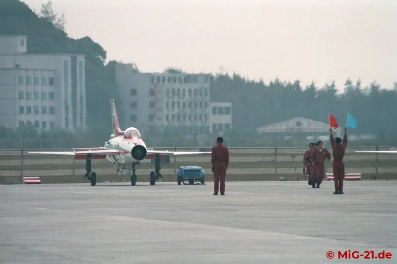 Within sight of the public, the ground crew carried out the work on all aircraft simultaneously on command. …