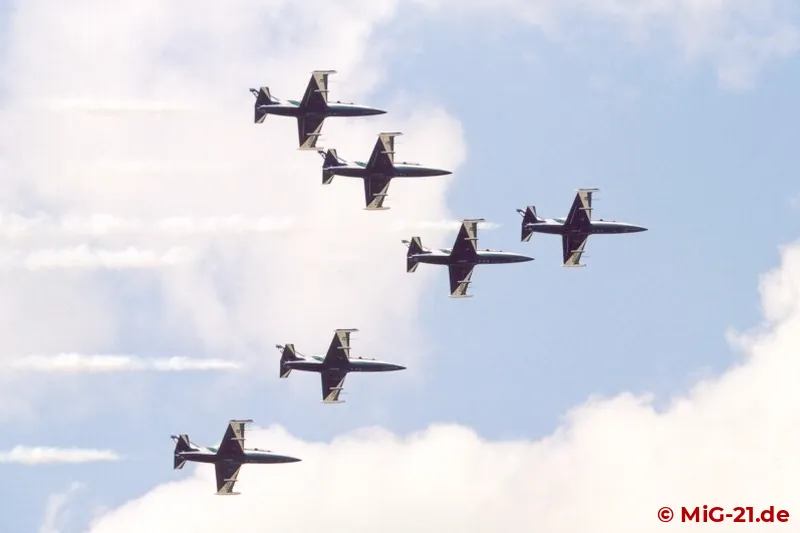 ... the aerobatic teams "Rus", ...